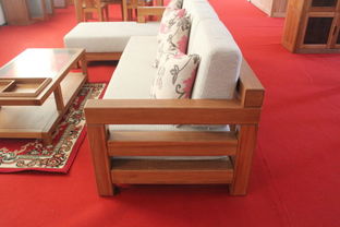 新買(mǎi)的家具,曬一曬圖片,廠家說(shuō)是純榆木的,沒(méi)有輔料,大家看一看覺(jué)得怎么樣