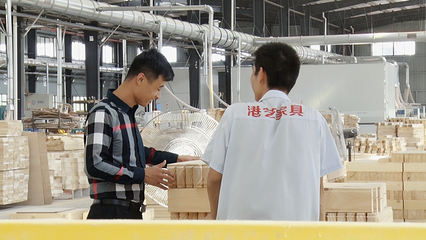 【落實&ldquo;三個推進年&rdquo;】港藝家具:首批入園 率先投產